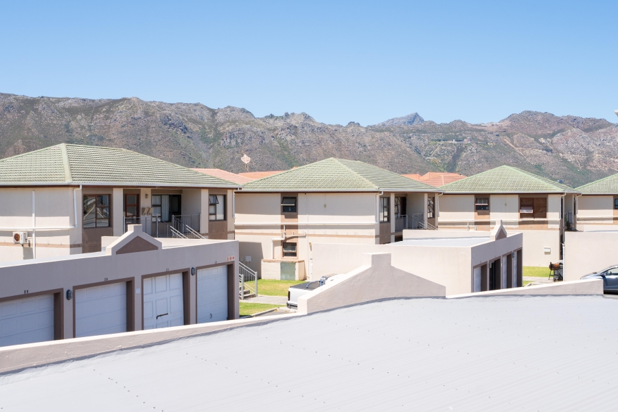 2 Bedroom Property for Sale in Whispering Pines Western Cape